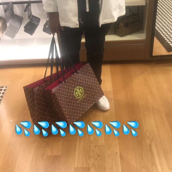 Meet your Posher, Mchenrie - Picture 1 of 1